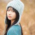 日向坂46上村ひなの、ニット帽×手袋姿で儚げな表情 グループでの7年間振り返る 画像