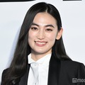 八木莉可子、タキシード×ミニ丈衣装で美脚披露 学生時代のバレンタイン秘話明かす「たくさん作った思い出が」 【ディオール バンブーパビリオン】 画像