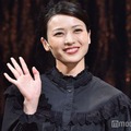 元-ute矢島舞美、美脚輝くベースボールシャツ×ショーパン姿「スタイル良すぎ」「脚のラインが美しい」と反響 画像