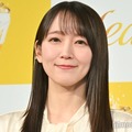 吉岡里帆「日アカ」シースルーノースリドレス姿披露「息を呑む美しさ」「着こなせるのがすごい」と絶賛の声 画像