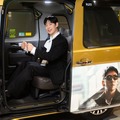 イ・ジェフン「復讐代行人3」オリジナルタクシーに乗車 都内を走行 画像