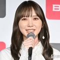 元日向坂46加藤史帆、美肩のぞくオフショル私服姿「プライベート感がたまらない」「メガネ姿も似合ってる」と絶賛の声 画像