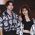 おさき＆今井暖大、シミラールックで姉弟ランウェイ 仲良くオソロポーズも【超十代2026】 画像