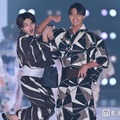 「今日好き」今井暖大＆榎田一王（いおう）、浴衣姿でペアランウェイ 腕にぶら下がり観客沸かす【関コレ2026S/S】 画像