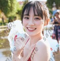 乃木坂46川崎桜、美肌輝く水遊びショット 1st写真集封入ポストカード第6弾公開【エチュード】 画像