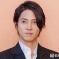 山下智久、コンビニ降臨ショット公開「隠し切れないオーラ」「どの角度もカッコいい」と反響 画像