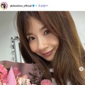 ほしのあき、ショート丈ボトムスから色白美脚披露「脚めっちゃ長い」「見惚れる」とファン絶賛 画像