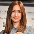 紗栄子、白ミニワンピコーデ公開「脚長すぎる」「スタイル抜群」の声 画像