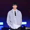 「今日好き」恋愛見届人で話題・中川大輔、ルーズにシャツ着こなし闊歩「普段とのギャップ」「かっこよすぎ」と絶賛の声【ガルアワ2026SS】 画像
