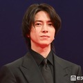 山下智久・福原遥・市原隼人ら「正直不動産」キャストが豪華集結 客席から登場で歓声沸く 画像