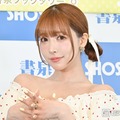 三上悠亜「撮影終わりにサイゼ行った日」店内ショットが話題「ファミレス行くの意外」「女神が降臨」 画像