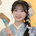 AKB48メンバー「どっちが私かはわかりません」双子妹との幼少期ショット公開「ポーズがシンクロしすぎてる」「本当にそっくり」と反響【こどもの日】