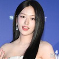 IVEユジン、美ウエストちらりのミニ丈ポロシャツコーデ「引き締まっててかっこいい」「雰囲気違ってドキッとした」と反響 画像