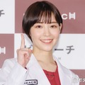 吉谷彩子、燻製サーモン＆揚げ玉ねぎのサンドイッチ披露 余り物アレンジも公開「具だくさんでめちゃくちゃ美味しそう」「お洒落すぎる」の声 画像