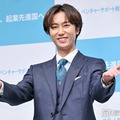 Snow Man阿部亮平、向井康二の影響で“新たな挑戦”に意欲 父との夢も明かす「かなり勉強しなきゃいけない」 画像