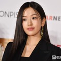 IVEユジン、引き締まったウエスト＆美肩際立つオフショル姿に熱視線「スタイル抜群」「ラインが綺麗すぎる」 画像