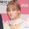“出会って10日婚”梅宮アンナ、結婚1周年記念旅行へ 夫とのハワイ満喫動画に「ラブラブで素敵」「幸せに包まれてる」と反響 画像