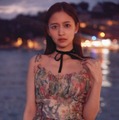 乃木坂46金川紗耶、花柄ドレスで儚さ魅せる 1st写真集先行カット4種の裏表紙公開【好きのグラデーション】 画像