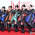 【MAJ2026】CANDY TUNE、メンカラ衣装も雰囲気一変 ヘッドドレス×ゴールドロゴで特別感 画像