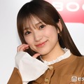 矢吹奈子、誕生日に海辺ショット公開 美脚際立つミニワンピ姿に絶賛の声「上目遣いにキュン」「透明感エグい」 画像