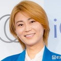 氷川きよし、若い頃の父を顔出し公開「お仕事の姿格好良い」「どことなく似てる」の声【父の日】 画像