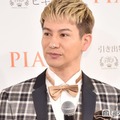 JOY、娘の足跡＆手形使った父の日プレゼント公開「発想が面白い」「手書きのメッセージが可愛すぎる」の声 画像