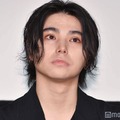 村上虹郎、インスタ更新で謝罪「自身の言葉で当時のことをお話しさせていただければ」元交際相手への暴行疑いで書類送検 画像