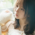 日向坂46藤嶌果歩、 寝起き風カット公開「週プレ」表紙・巻頭に1st写真集未掲載カット収録【果実の歩幅】 画像