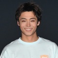 WATWING八村倫太郎、シンプル白Tコーデ 満面の笑顔でウインク「射抜かれた」「キラキラでまぶしい」【TGC新潟2026】 画像