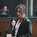 【ブラックトリック～裁きを操る弁護人～ 第1話】天才弁護士・浦真鷲直人（GACKT）、裁判を勝利に導く かつてない頭脳戦が開幕 画像