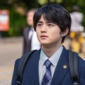 【リーガルビート –逆転の法廷– 第1話】吃音がある新人弁護士・泰地空（鈴鹿央士）“隠された真実”を紐解いていく 画像