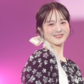 本田紗来、ノースリ＆フリルミニスカから美スタイル披露「色白で綺麗」「理想のスタイル」とファン絶賛 画像