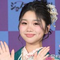 「今日好き」中島結音（ゆのん）、ベアトップ＆白スウェットでボディライン際立つ「大人っぽい」「着こなしオシャレ」の声 画像