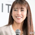 1児の母・岡副麻希、娘と夏祭り満喫ショット公開「ママにべったりで可愛い」「娘ちゃんの浴衣姿愛おしい」 画像
