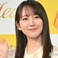 吉岡里帆、美デコルテ透ける白ノースリ姿に熱視線「美しすぎて二度見」「透明感がハンパない」 画像