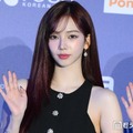 aespaカリナ、ミニスカ美脚ショット公開「完璧なスタイル」「輝きが別格」と反響 画像