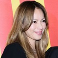 MAX・LINA、美肌輝く水着姿披露「キャップも素敵」「夏満喫してる」の声 画像