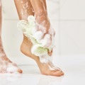 お風呂でゴシゴシ洗っても落ちません！40代50代の「夏の体臭対策」に効果的な食品とは【皮膚ガス研究の第一人者が解説】 画像