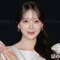 堀未央奈、ミニスカセットアップから美脚スラリ「どの角度から見ても綺麗」「大人っぽい雰囲気が素敵」と反響 画像