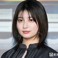 吉川愛、ノースリーブドレス姿に絶賛の声「見惚れちゃいます」「肌綺麗すぎる」 画像