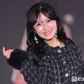 AKB48佐藤綺星、“美太もも”際立つ黒ツイードの上品ルック着こなし【関コレ2026A/W】 画像
