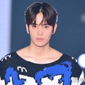 「脱出おひとり島」チェ・ジョンウ、ノースリーブ姿で鍛え上げた筋肉披露「圧巻の肉体美」「男前すぎ」と反響【関コレ2026A/W】 画像
