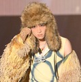 愛媛県出身・松本怜生、ファー帽子×カモフラ柄の個性派スタイルで登場 ランウェイで存在感放つ【TGC松山2026】 画像