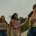 『オークストリートの異変』© 2025 Warner Bros. Ent. All Rights Reserved