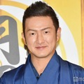 中村獅童「6ヶ月→8歳8ヶ月」長男・陽喜を“高い高い”する姿に反響「成長がエモい」「大きくなりましたね」 画像