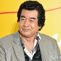 藤岡弘、「愛車のキャンピングカーで」子供達4人とのアウトドアショット公開「スタイルも顔も最強」「美男美女揃い」と反響 画像