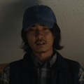 『見えない娘 THE INVISIBLES』生まれつき透明人間である三女・ひかり(鈴木凜子)と会話する学