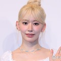 LE SSERAFIMサクラ、鍛えげられた美腹筋際立つミニ丈タンクトップ姿公開「異次元のスタイル」「努力の賜物」と絶賛の声 画像