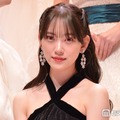 堀未央奈、ほっそり二の腕際立つノースリ姿公開にファン悶絶「頭身バランス神」「完璧スタイル」の声 画像