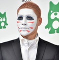 ゴールデンボンバー樽美酒研二、白塗りなし北海道街中ショットに反響「素顔かっこよすぎる」「ワイルド味があって素敵」 画像